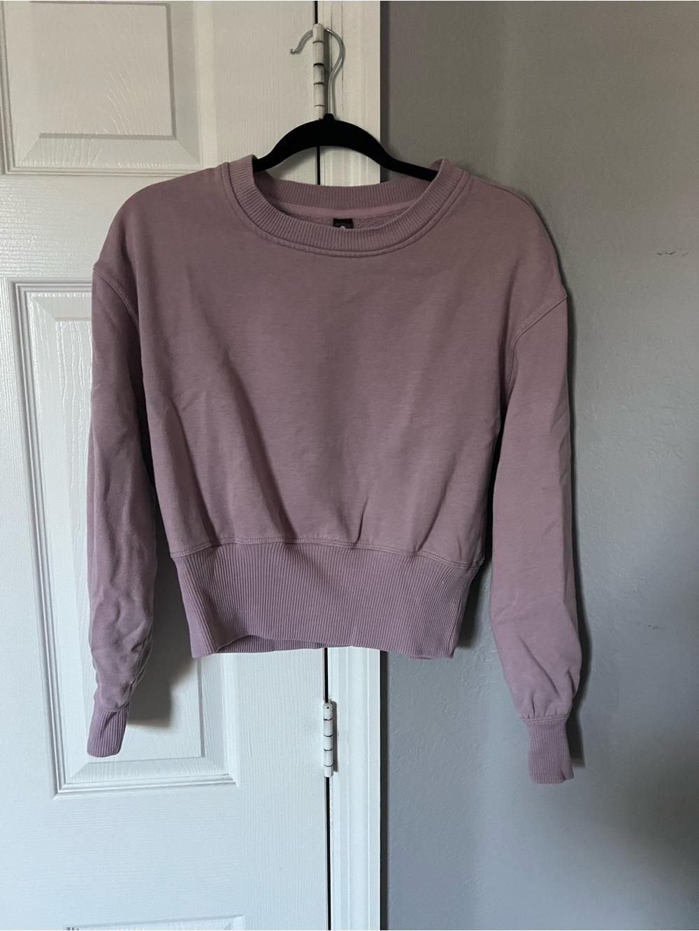 Women's Lavender Cropped Crewneck Sweatshirt